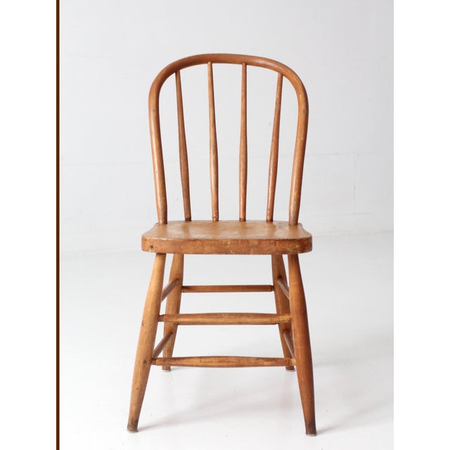 Early 20th Century Antique Wood Windsor Bow Back Spindle Farmhouse Chair For Sale - Image 5 of 14