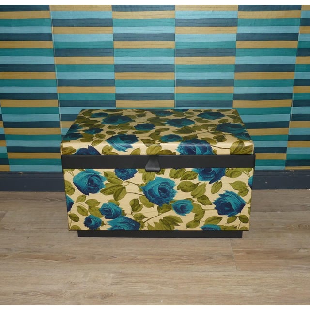 1960s Laundry Box with Floral Upholstery, 1960s For Sale - Image 5 of 10