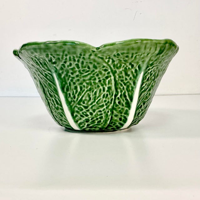 Hollywood Regency 1980s Vintage Majolica Hollywood Regency Arts & Crafts Deep Cabbage Serving Bowl For Sale - Image 3 of 14