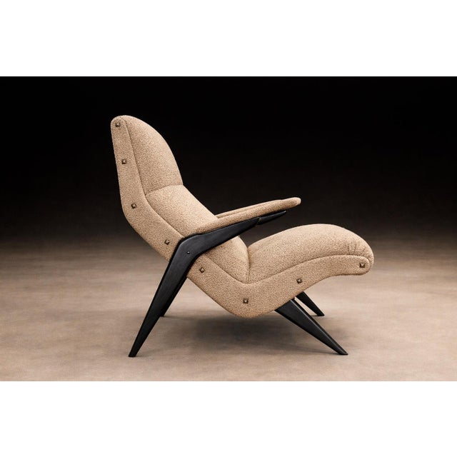 Brazilian Modernist Lounge Chair in Ebony-Stained Pau Marfim With Oatmeal Bouclé, 1950s For Sale - Image 9 of 13