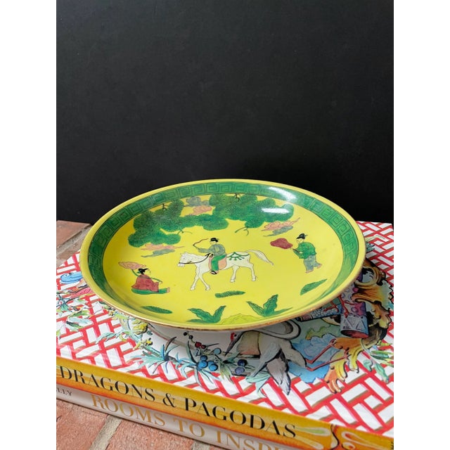 1970s Chinoiserie Hand Painted Porcelain Yellow Decorative Bowl With Figural Scene For Sale In Chicago - Image 6 of 8