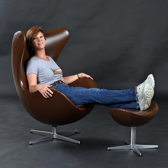 1974 Brown Leather Arne Jacobsen Fritz Hansen Egg Chair & Ottoman For Sale - Image 9 of 18