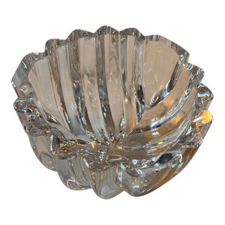 Orrefors Isabella Crystal Bowl by Lars Hellsten, 8.5” Signed Scandinavian Modern Lead Crystal Centerpiece - New Condition For Sale