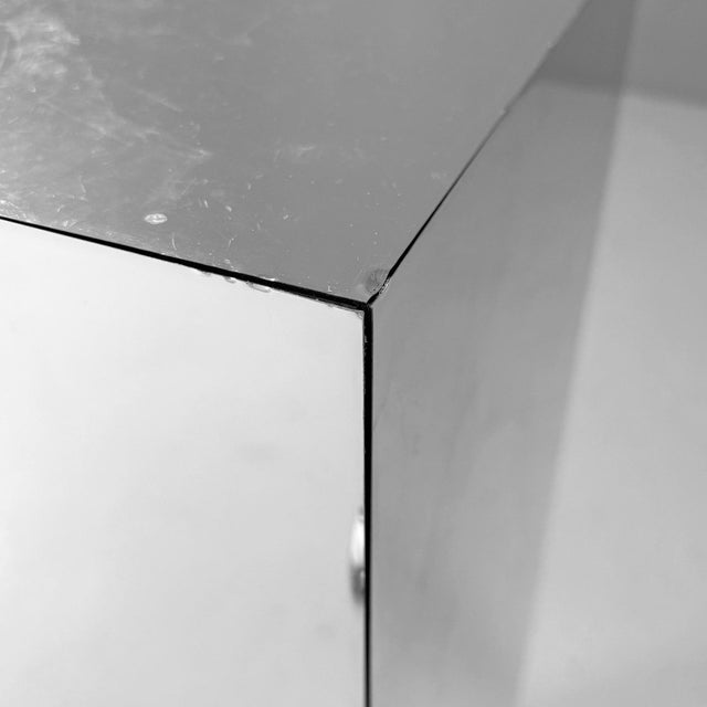 Italian Modern Square Based Mirrored Pedestal, 1980s For Sale - Image 10 of 13