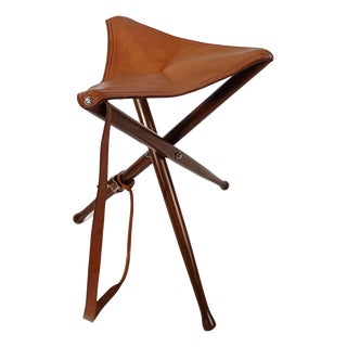 Vintage Hunting Campaign Folding Tripod Stool in Italian Cognac Leather and Wood For Sale
