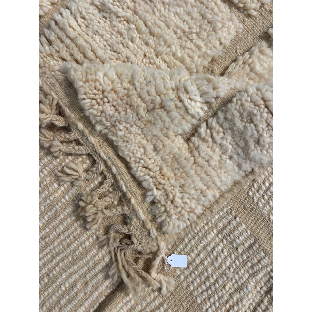Moroccan Beni Ouarain Rug in Wool, 2010s For Sale - Image 9 of 12