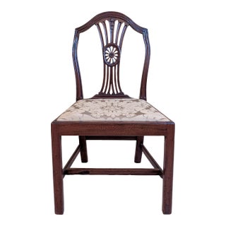 Early 19th Century Hepplewhite Shield Back Side Chair With Carved Rosette Splat For Sale