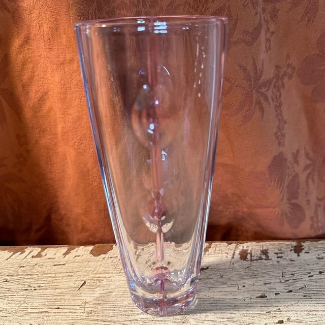Late 20th Century Vintage Art Deco Style Pink Glass Vase For Sale - Image 5 of 12