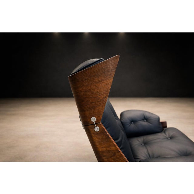 Brazilian Modern Armchair and Ottoman in Rosewood, Leather, and Metal, Jd Móveis, 1960s For Sale - Image 11 of 13