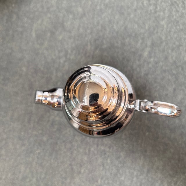 Vintage Art Déco Style Silver-Toned Cocktail Shaker For Sale - Image 12 of 12