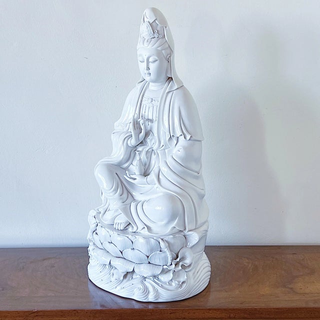 Antique Large Chinese Seated Kwan Yin Figure on Lotus in Blanc De Chine Glaze For Sale - Image 11 of 11