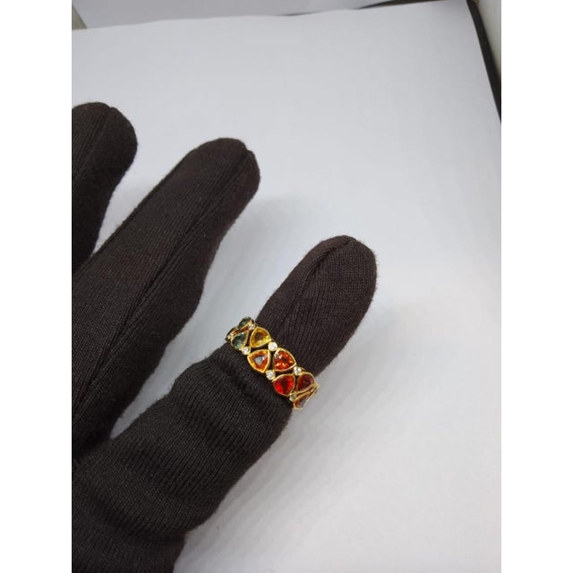 2020s 18k Gold Multi Sapphire 5.77ct & Diamond 0.25ct Ring For Sale - Image 5 of 8