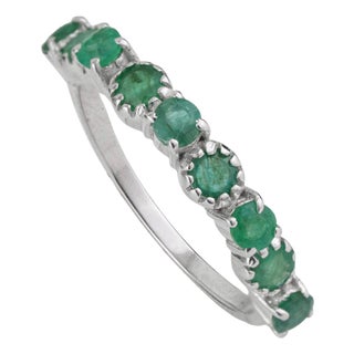 Modern Belle Round Cut Natural Emerald Half Eternity Band Ring Size 7 For Sale