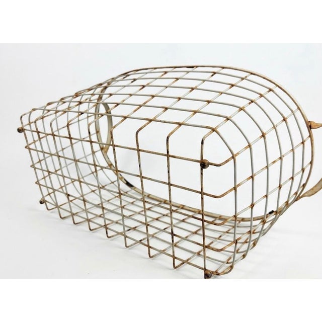 Mid-Century French Distressed White Wire Gathering Basket With Ball Feet & Handles For Sale - Image 6 of 7