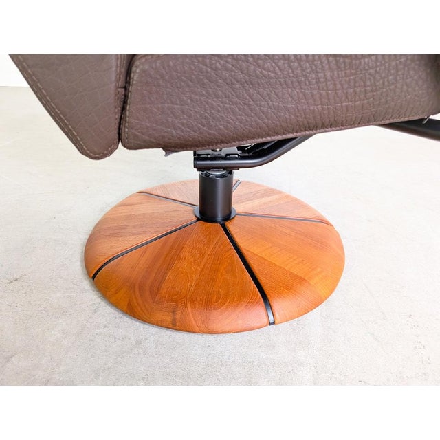 Set of Lounge Chair in Leather with Ottoman from HS Furniture For Sale - Image 10 of 15