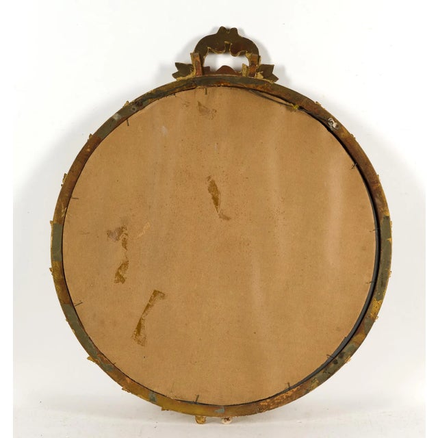 French Vintage French Louis XV Style Giltwood Round Wall Mirror With Floral Crest For Sale - Image 3 of 7