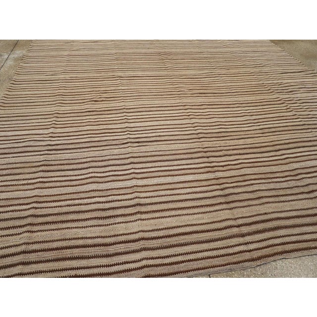 Galerie Shabab Collection Mid-20th Century Handmade Turkish Flatweave Kilim Square Room Size Carpet For Sale In New York - Image 6 of 8