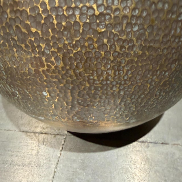Hollywood Regency Vintage Hammered Brass Planter Pot With a Riveted Rim Hollywood Regency For Sale - Image 3 of 9
