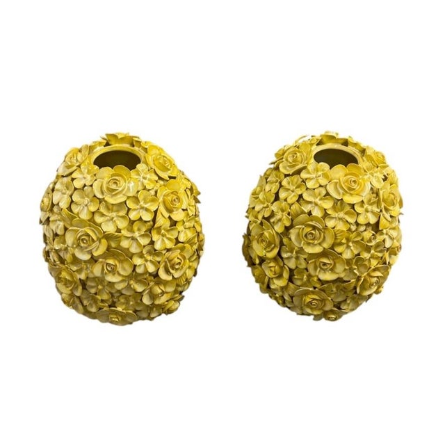 2000 - 2009 Pair of Vintage Italian Majolica Ceramic Floral Ball Vases For Sale - Image 5 of 12