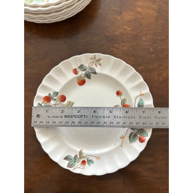 Copeland 1950s Copeland Spode Strawberry Salad Plate - Set of 8 For Sale - Image 4 of 5