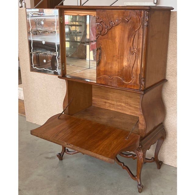 Mid-Century Modern Spanish Walnut Wood and Mirror Bar Cabinet, 1940s For Sale - Image 6 of 11