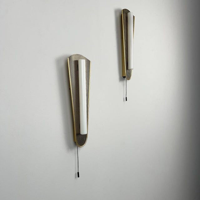 The light bulbs shown are included in the delivery. However, these bulbs can also be replaced with newer LED bulbs. I have...