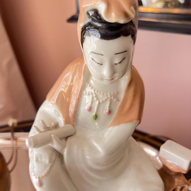 1940s Guanyin porcelain accent lamp on wooden base // vintage goddess lamp // chinoiserie lamp // designer lighting // table lamp // For Sale - Image 11 of 17