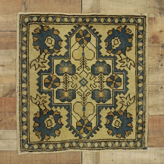 Vintage Turkish Oushak Yastik Rug - 02'03 X 02'04 For Sale In Dallas - Image 6 of 7