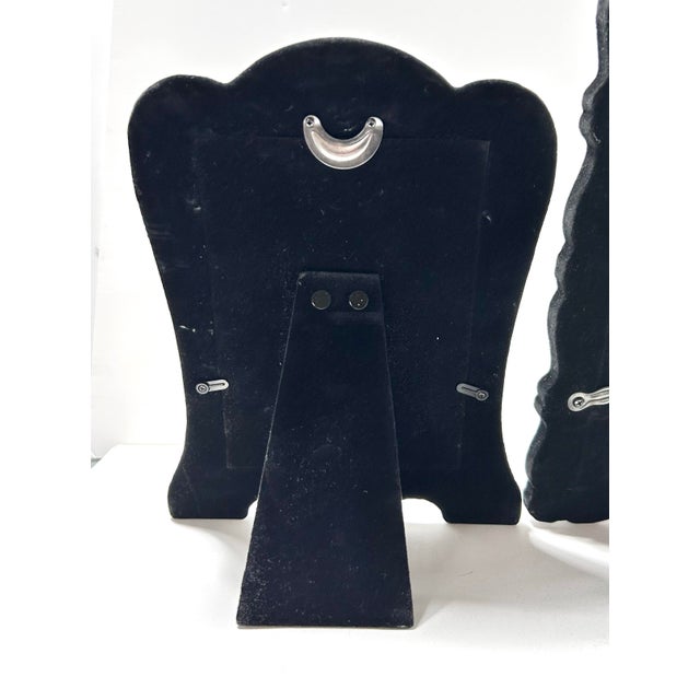 Late 20th Century Vintage Towle Silverplate Ribbon & Garland Picture Frames – Set of 2 Neoclassical Tabletop Frames For Sale - Image 5 of 13