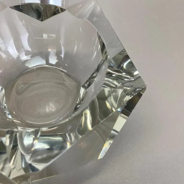Large Murano Faceted Diamond Ashtray in the style of Flavio Poli, 1970s For Sale - Image 12 of 18
