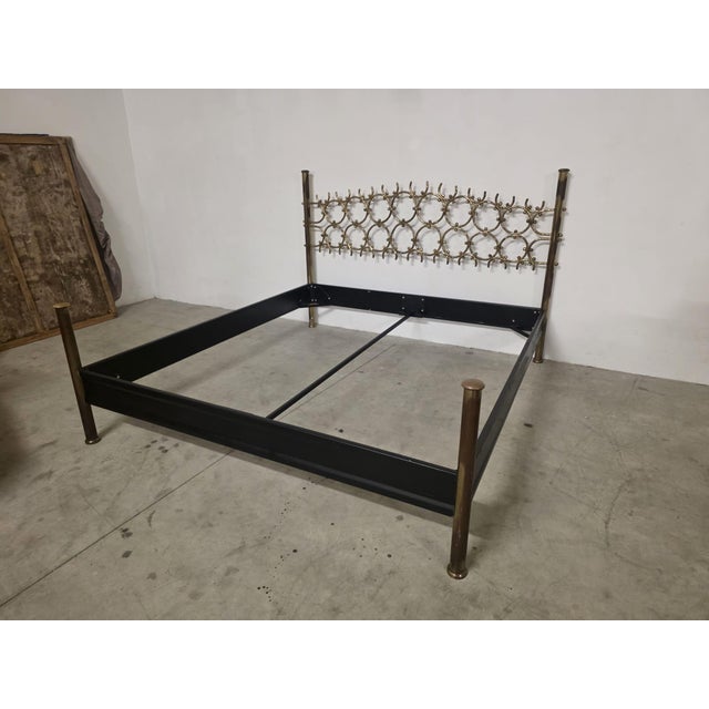 Sculptural Bed by Arnaldo Pomodoro for Osvaldo Borsani, 1960s For Sale - Image 3 of 18