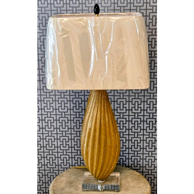 Mid-Century Modern Vintage Murano-Style Gold Art Glass Table Lamp With Clear Acrylic Base & New Rectangular Shade, 31″ For Sale - Image 3 of 14