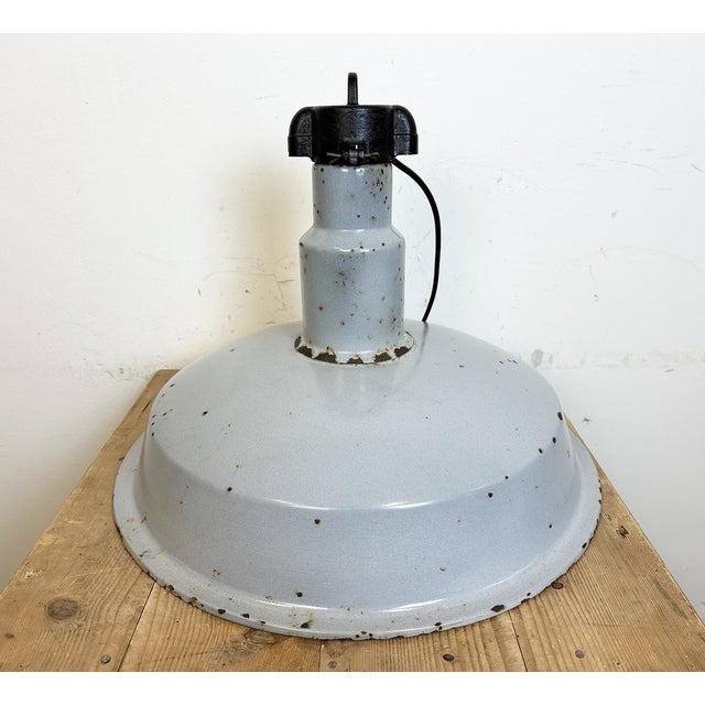 Large Mid-Century Industrial Grey Enamel Factory Lamp, 1950s For Sale - Image 13 of 17
