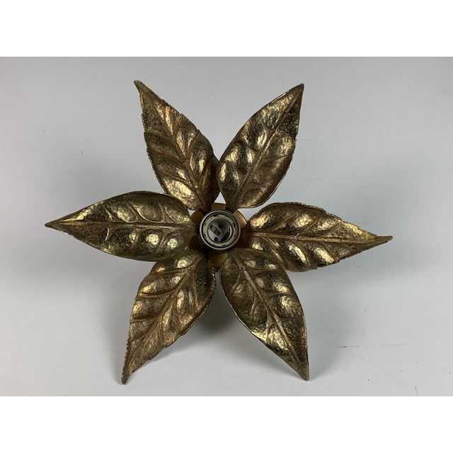 Willy Daro Florentine Brass Floral Wall Sconce by Willy Daro for Massive Lighting, 1970s For Sale - Image 4 of 7