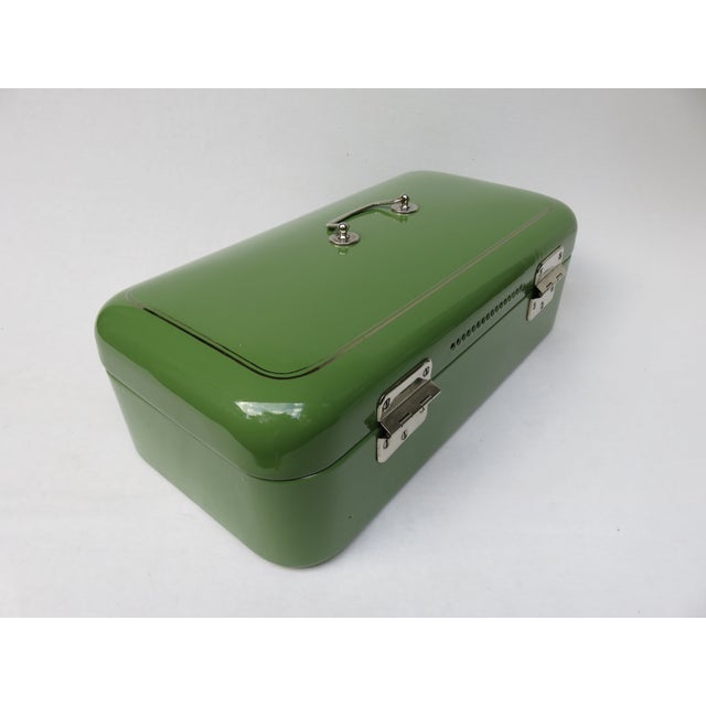 Art Nouveau Forest Green Enamelled Bread Box, 1890s For Sale - Image 4 of 8