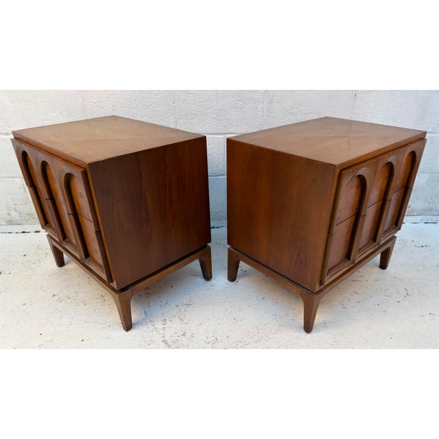 Mid-Century Walnut and Burlwood Arched Nightstands by Thomasville, Pair For Sale In New York - Image 6 of 14