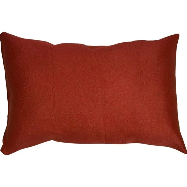 Throw pillows are always an excellent way to add a touch of style to any sofa, chair, or bed. From bright and bold colors...