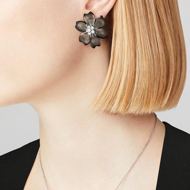 Late 20th Century Pair of VCA Rose de Noel Earrings For Sale - Image 4 of 4