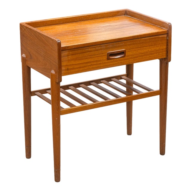 1960s Omann Jun Mobelfabrik Model 129 Vintage Danish Teak Wood Side End Table For Sale