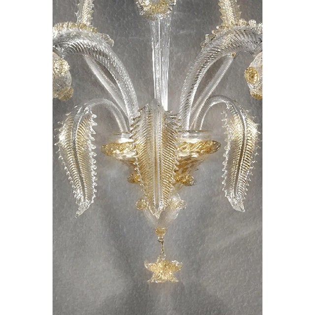Early 21st Century Italian Wall Sconce in Clear Murano Glass with Gold Floral Motifs by Simoeng For Sale - Image 5 of 6