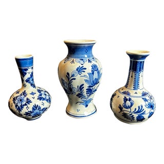 Vintage Group of Three Small Blue & White Delft Pottery Bud Vases For Sale