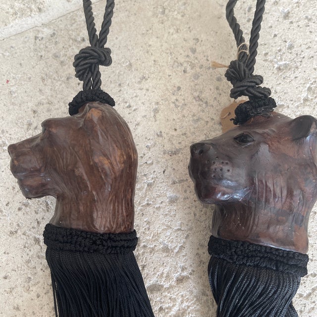 Early 20th Century Pair of Bear Head Leather Wrapped Curtain Tieback Tassels For Sale In Miami - Image 6 of 10