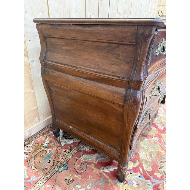 Regency Walnut Chest of Drawers For Sale - Image 6 of 11