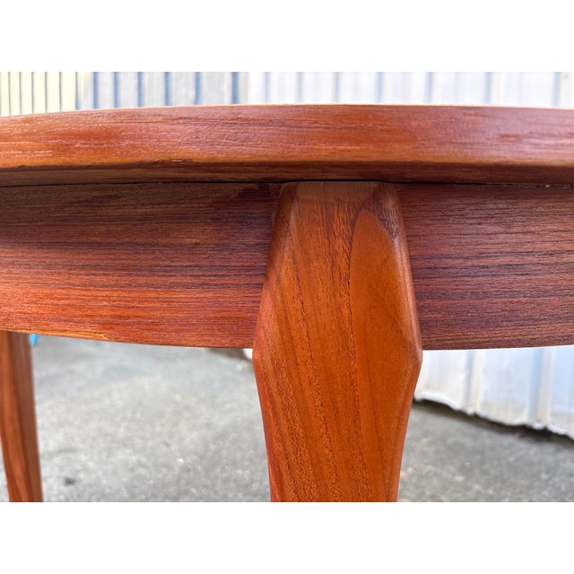 Large Scandinavian Round Dining Table in Teak, 1960s For Sale - Image 4 of 8