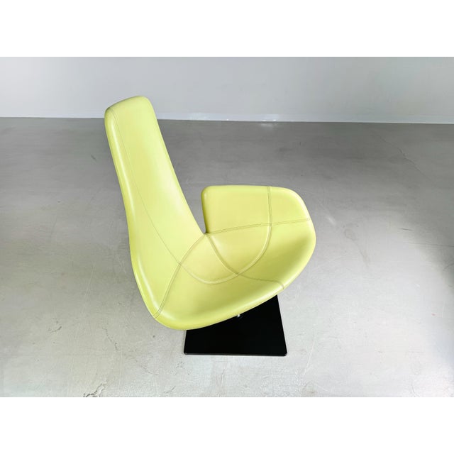 We are offering a beautiful green swivel chair/armchair from Moroso for sale. The design comes from Patricia Urquiola and...