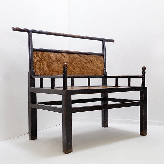 Asian Art - Antique Decor Dimensions: 80 x 60 cm, H: 91 cm, Seat Height: 43 cm Discover this pair of lacquered wood and...