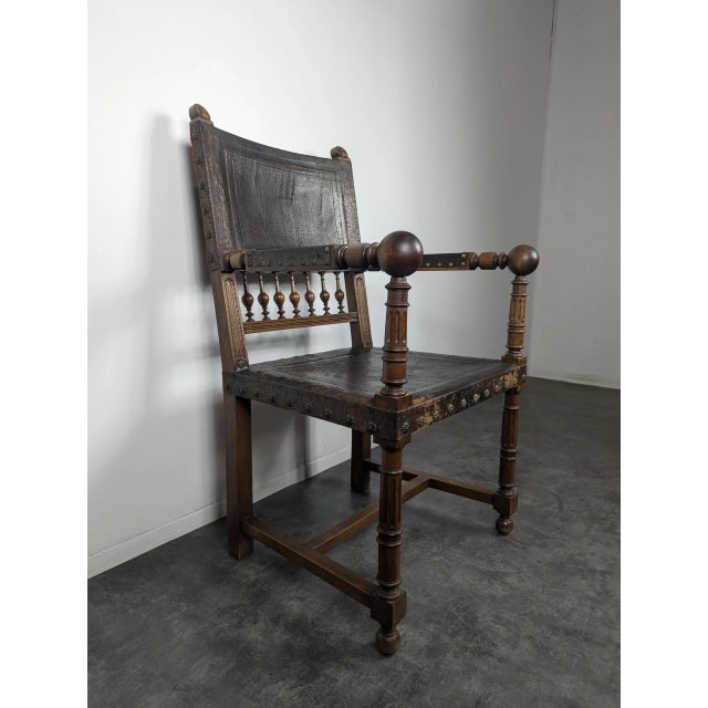 Renaissance Style Leather Armchair, in Very Good conditions.