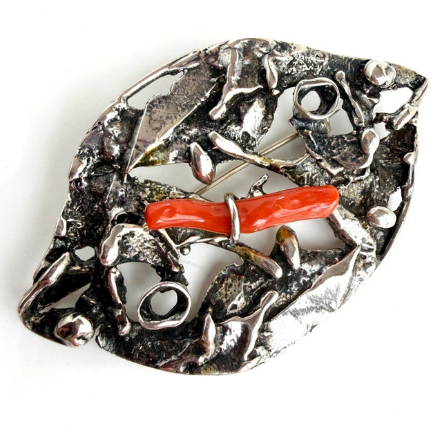 Brutalist Israeli Sterling Silver and Coral Brutalist Brooch/Pendant For Sale - Image 3 of 5