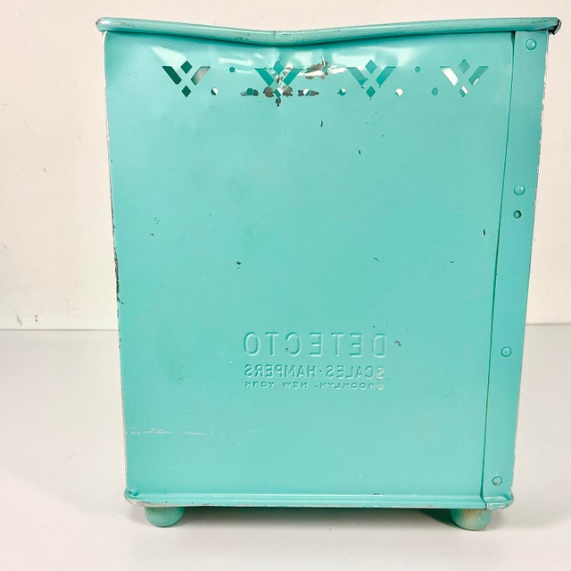1950s Vintage Hollywood Regency Boho Chic Turquoise Handpainted Flora Metal Wastebasket For Sale - Image 11 of 18