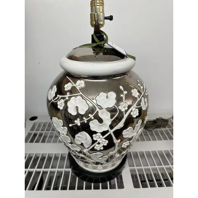 Asian 1980s Chinoiserie Mercury Glass Ginger Jar Lamp For Sale - Image 3 of 5